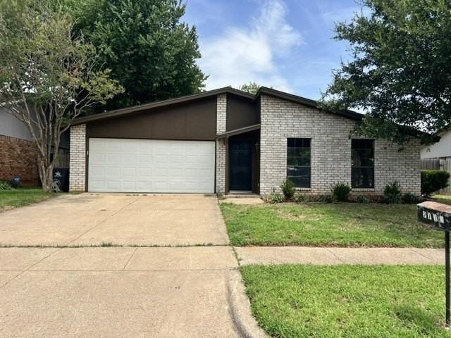 2711 Treeview Dr - Photo 2 of 23