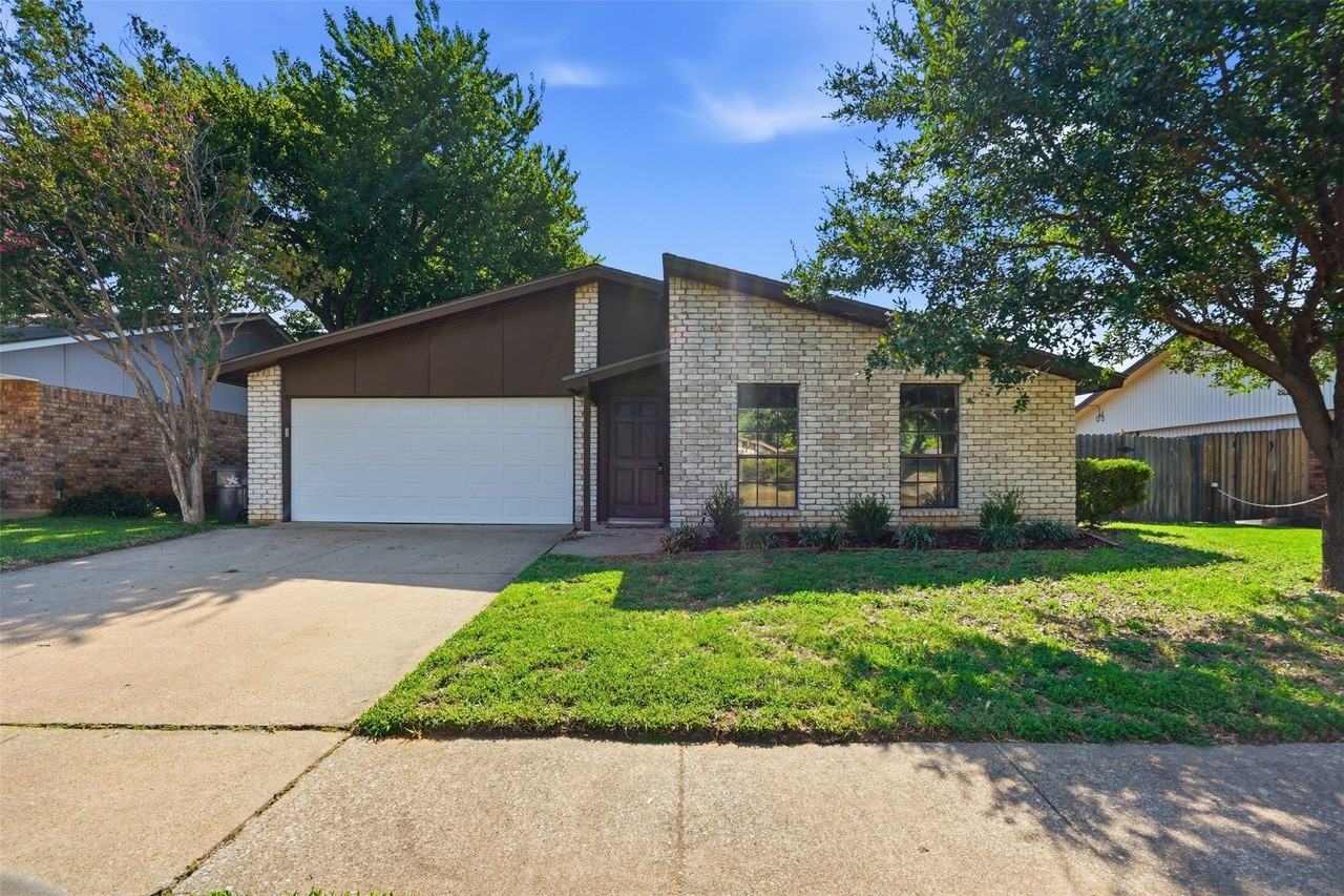 2711 Treeview Dr - Photo 5 of 23