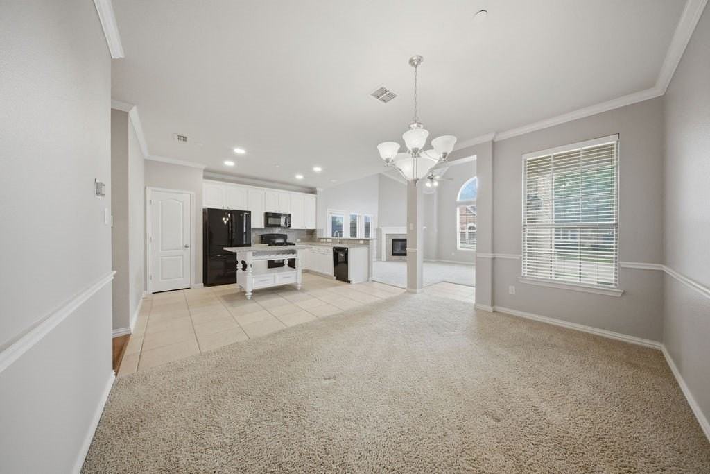 2140 Walnut Square Dr - Photo 2 of 15