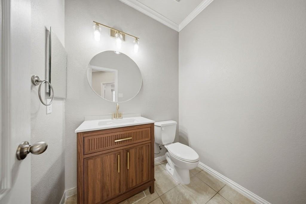 2140 Walnut Square Dr - Photo 4 of 15