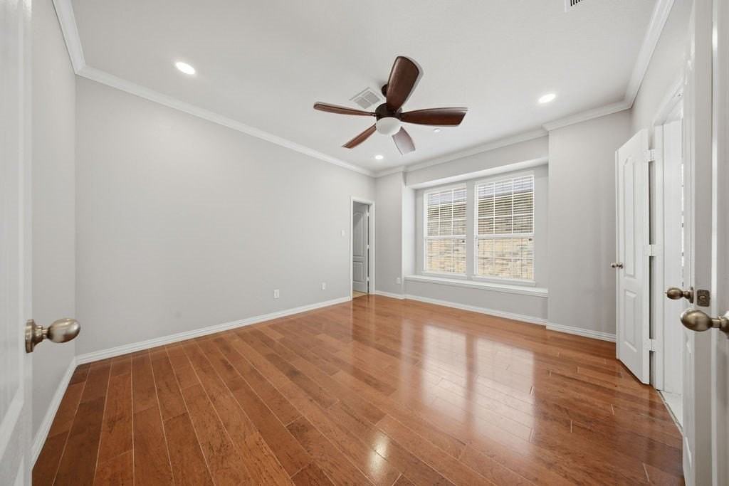 2140 Walnut Square Dr - Photo 5 of 15