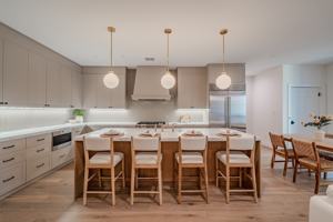 featured image of 4114 Emerson Ave #6