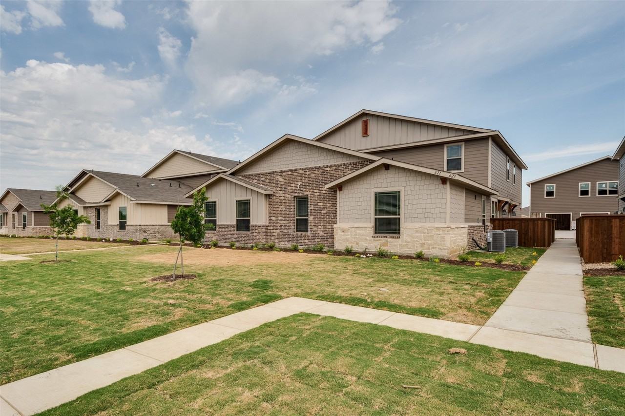 623 Harvest Moon Dr