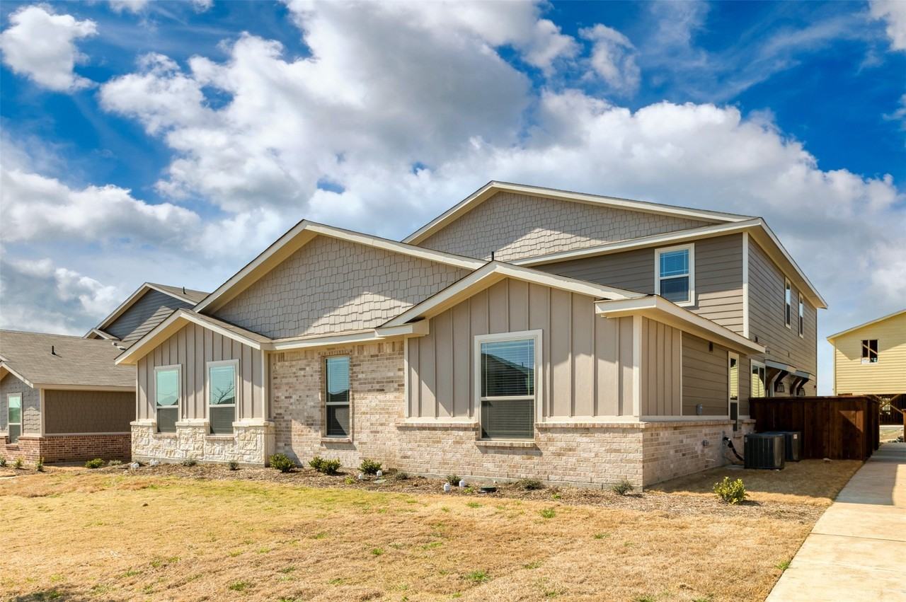 729 Harvest Moon Dr - Photo 2 of 19