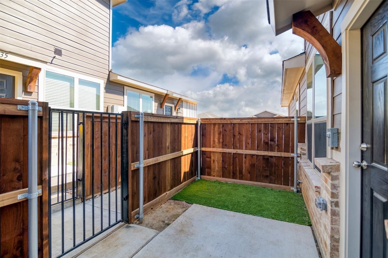 729 Harvest Moon Dr - Photo 3 of 19