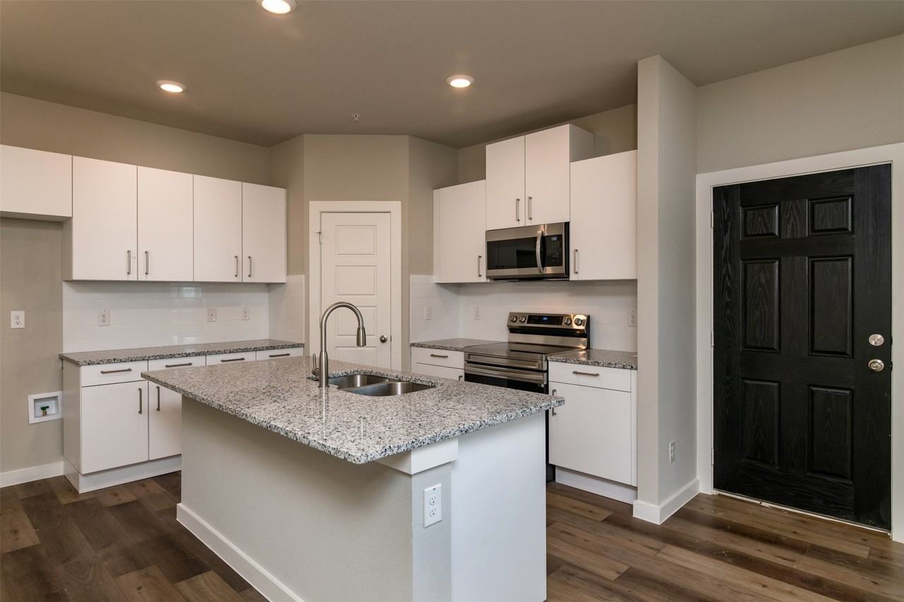 729 Harvest Moon Dr - Photo 5 of 19