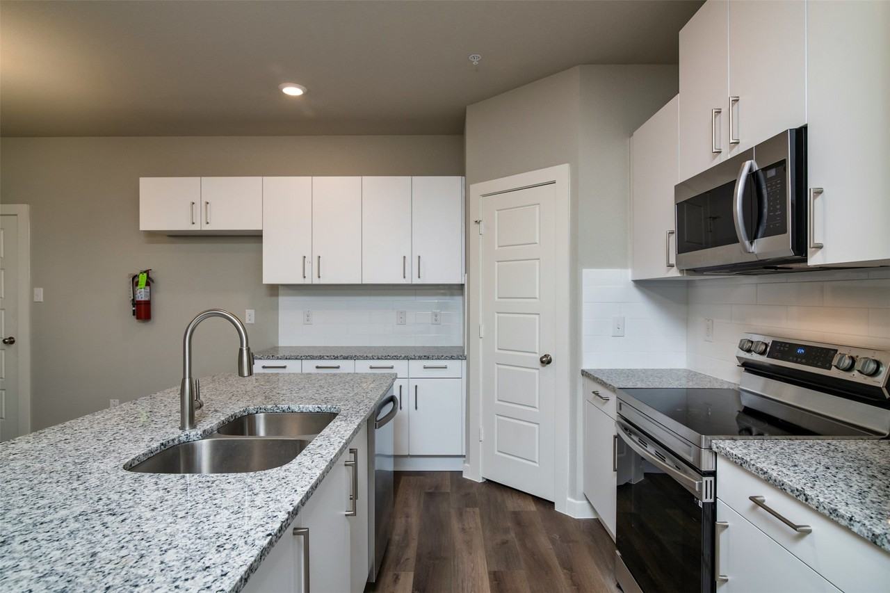 729 Harvest Moon Dr - Photo 6 of 19