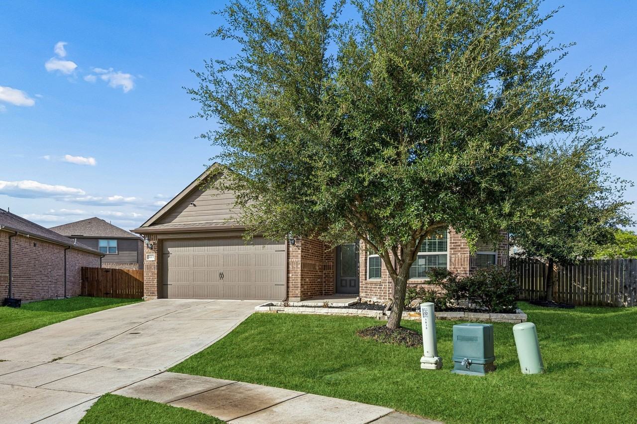 1613 Weathervane Way - Photo 2 of 25