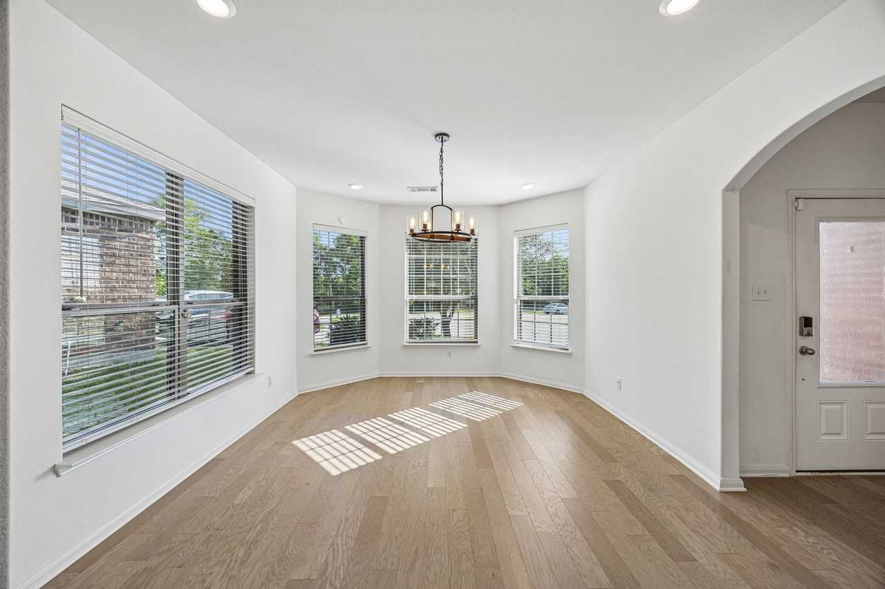 1613 Weathervane Way - Photo 5 of 25