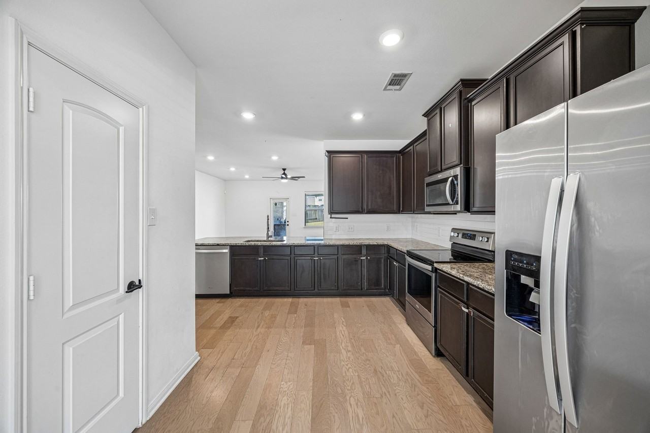 1613 Weathervane Way - Photo 6 of 25