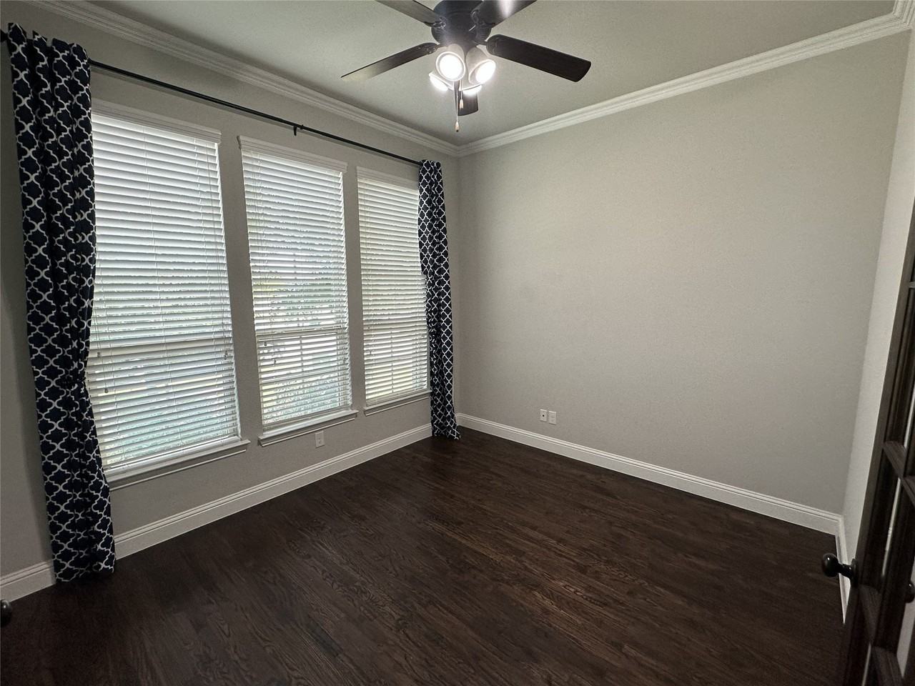 1704 Monahan Dr - Photo 3 of 17