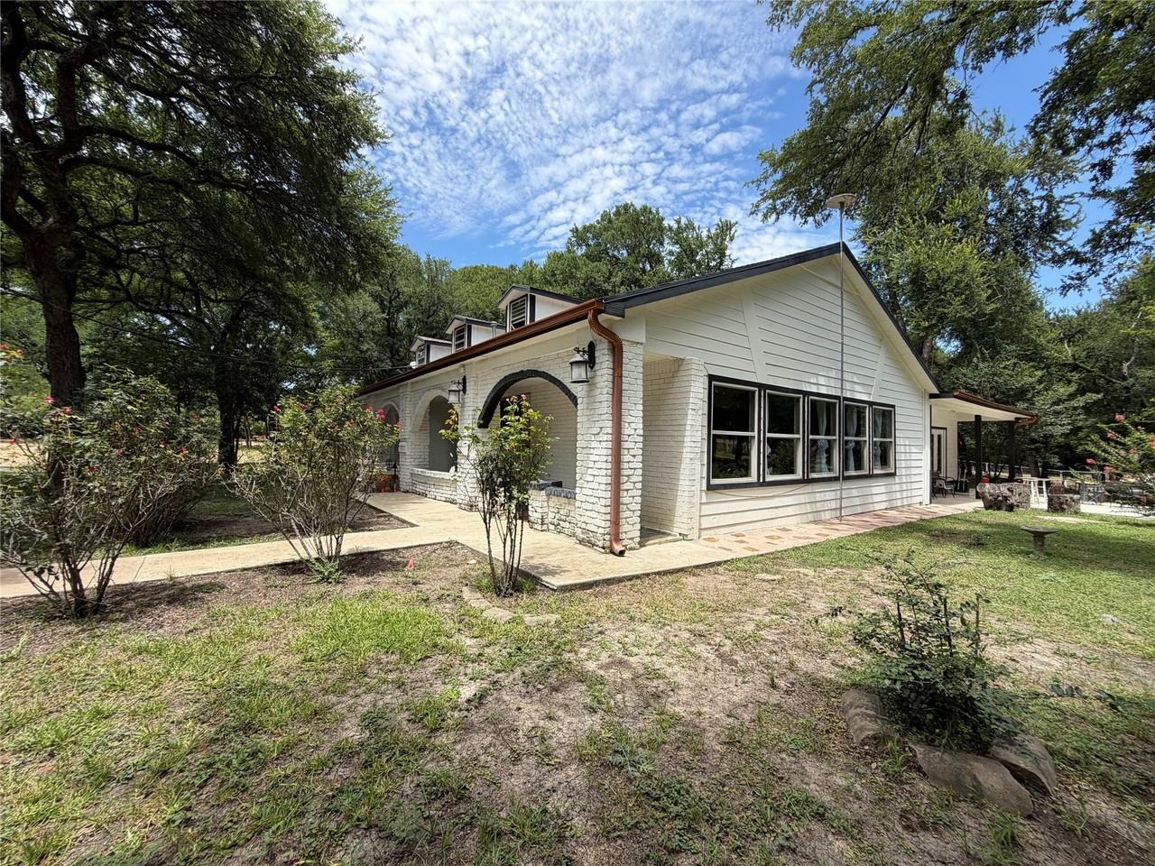 7024 Red Bud Ln