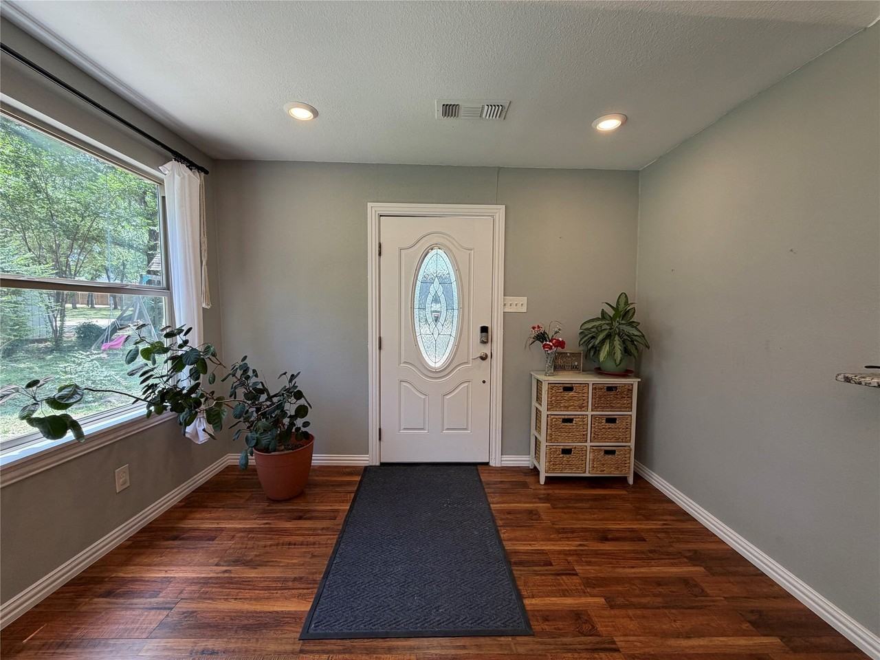 7024 Red Bud Ln - Photo 3 of 26