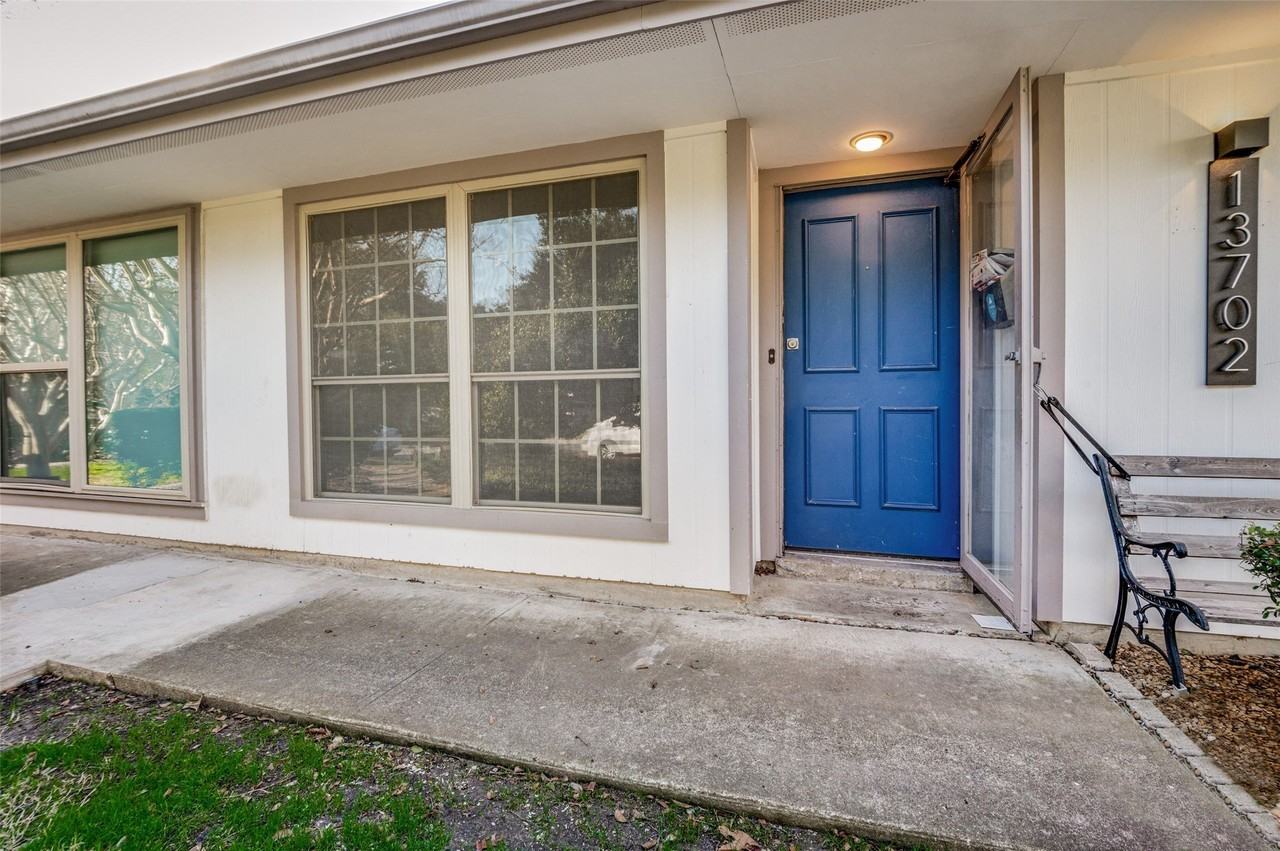 13702 Flagstone Ln - Photo 4 of 26