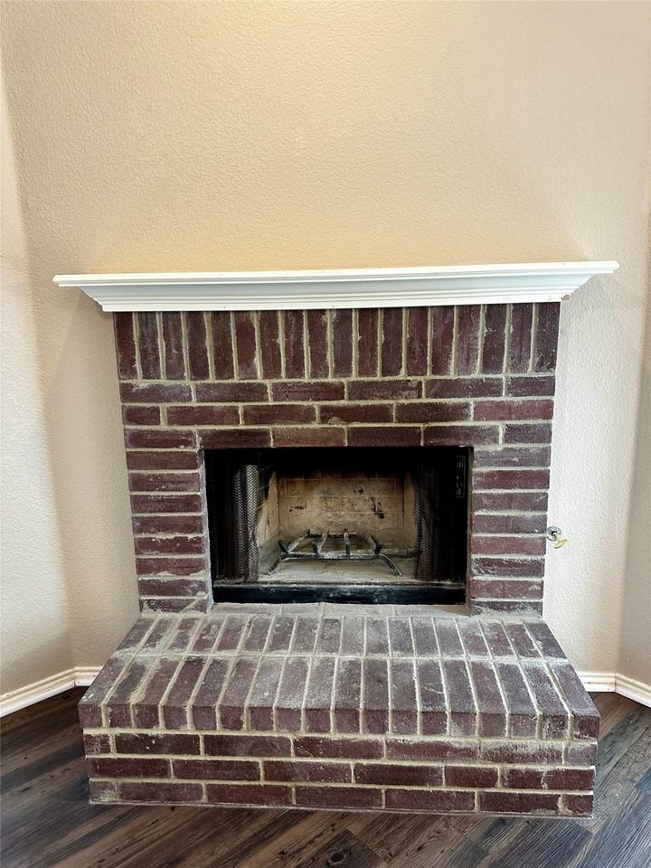 912 Alpine St - Photo 4 of 19