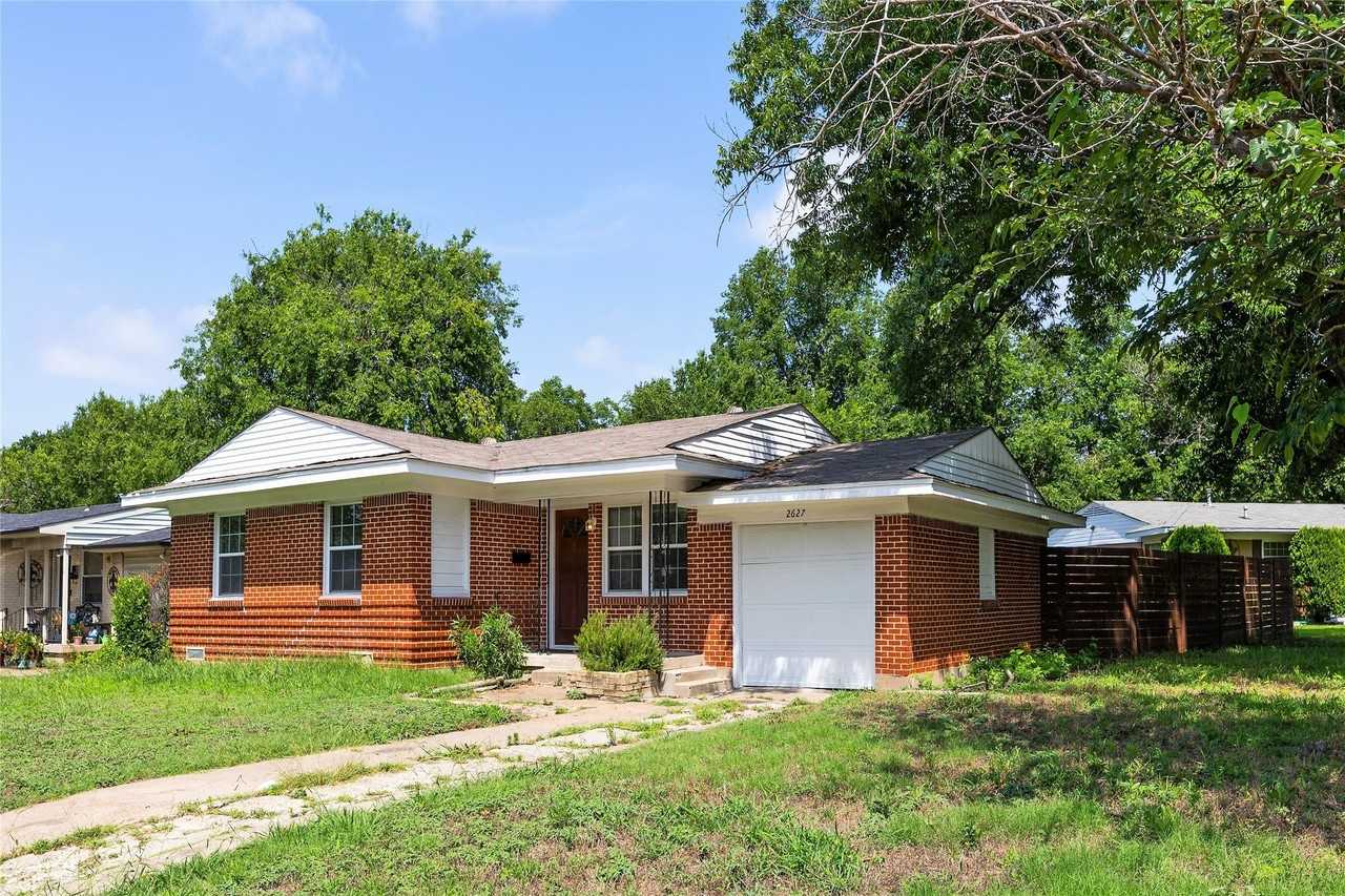 2627 Tealford Dr - Photo 2 of 22