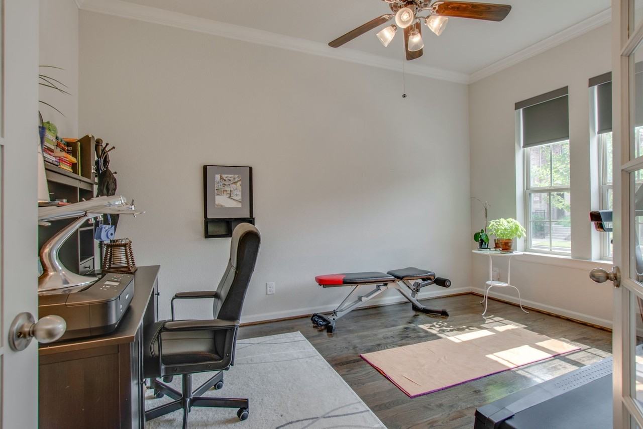 6638 Deleon St - Photo 3 of 30