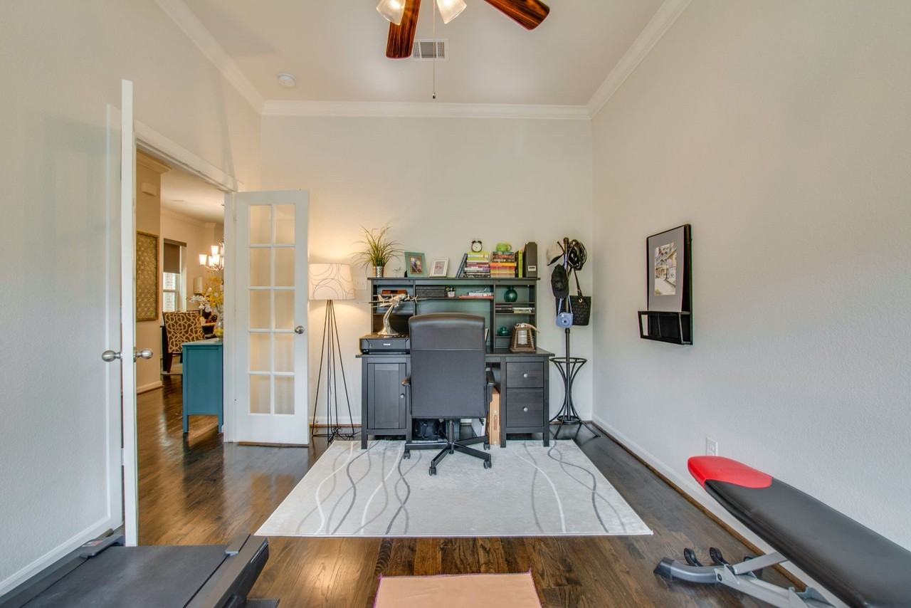 6638 Deleon St - Photo 4 of 30