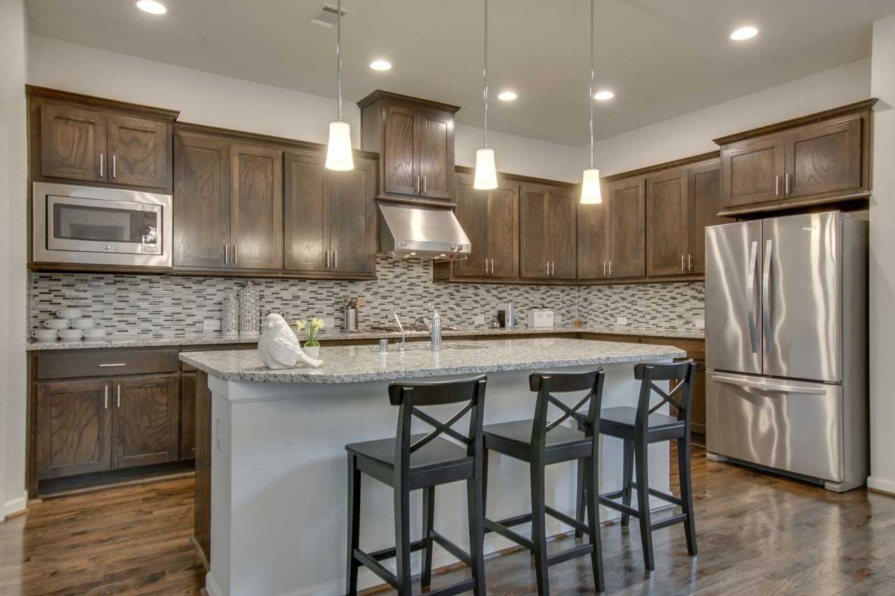 6638 Deleon St - Photo 7 of 30
