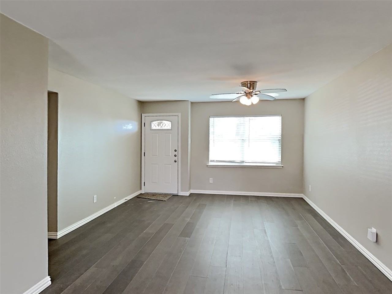 2877 Joanna Dr - Photo 2 of 17