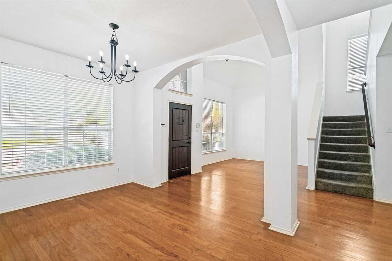 208 N Arbor Ridge Dr - Photo 2 of 13