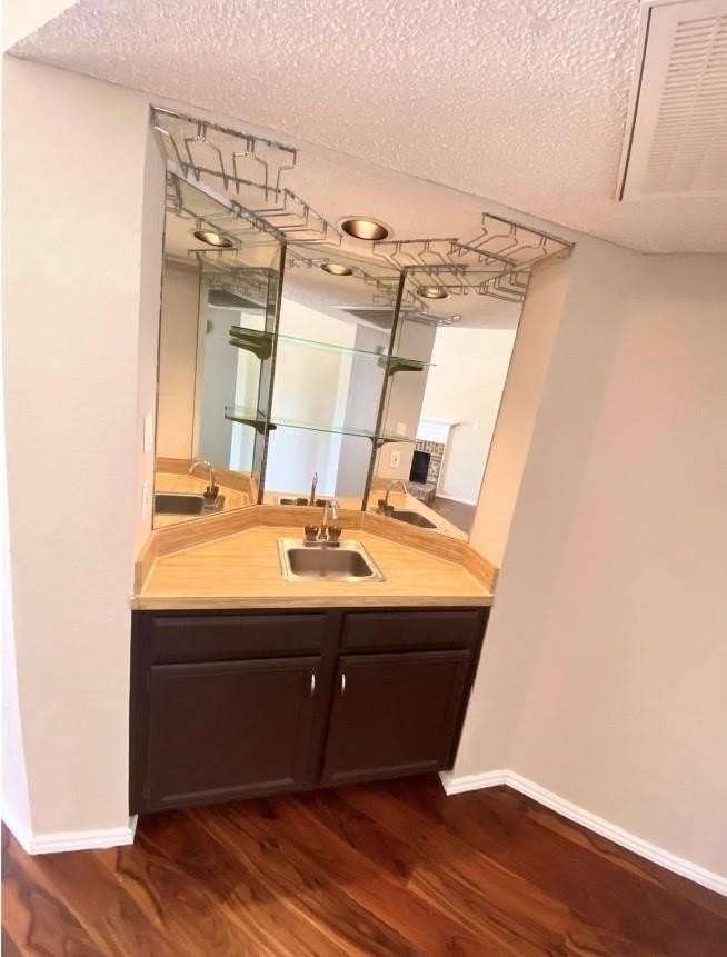 3101 Townbluff Dr #423 - Photo 5 of 12
