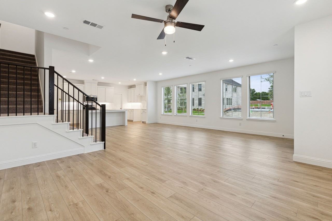 2845 Maidenhair Ln - Photo 4 of 39