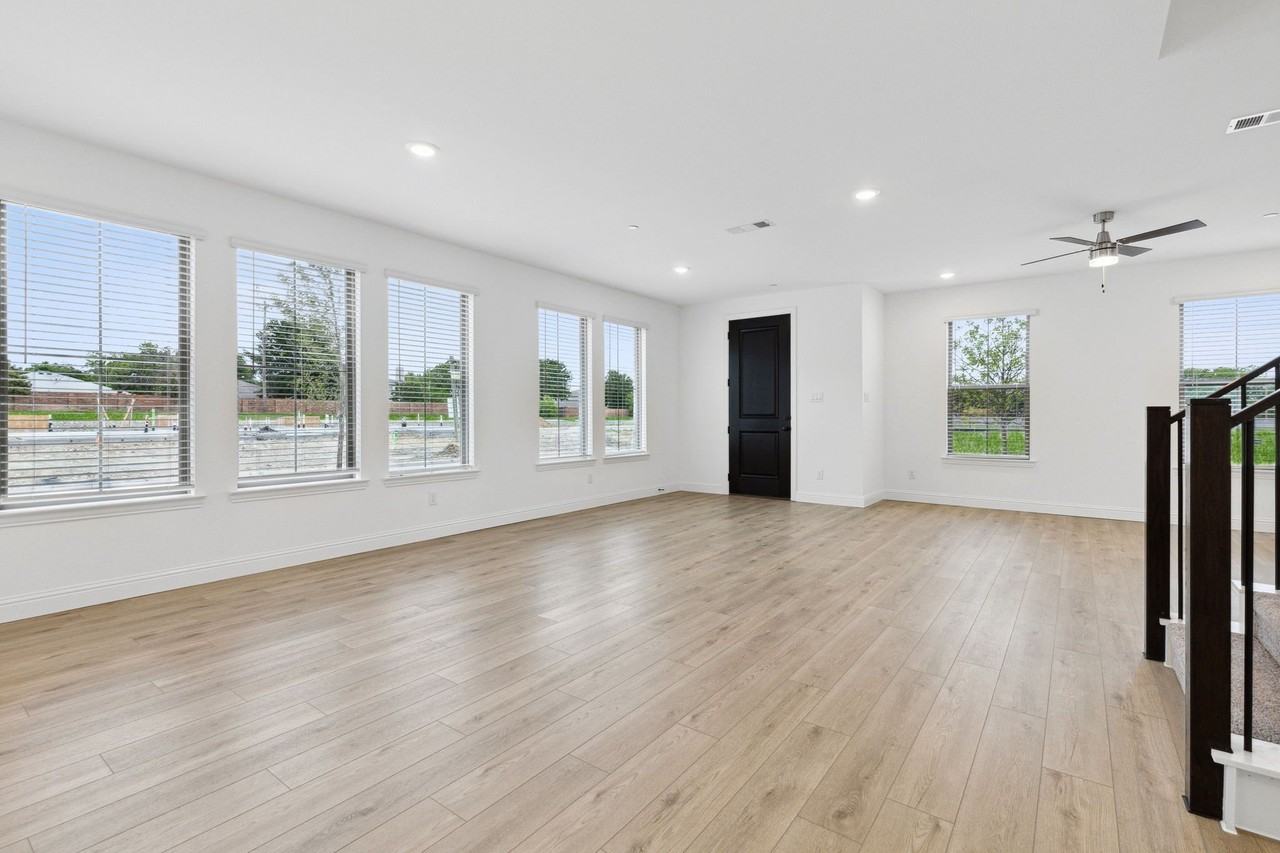 2845 Maidenhair Ln - Photo 7 of 39