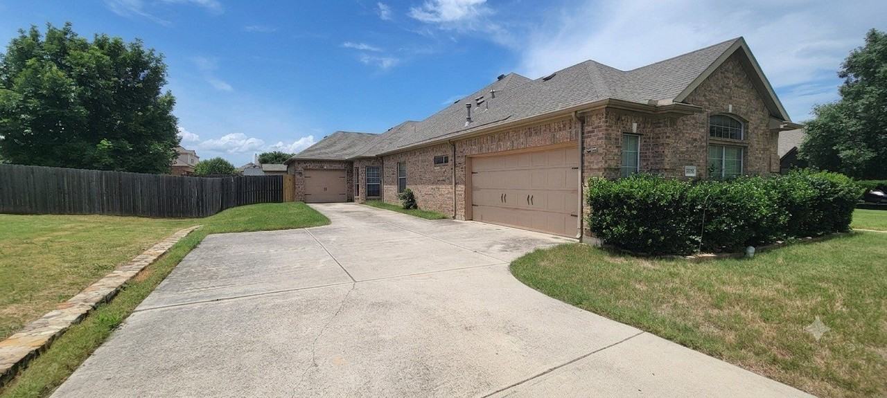 13733 Alterna Dr - Photo 3 of 30