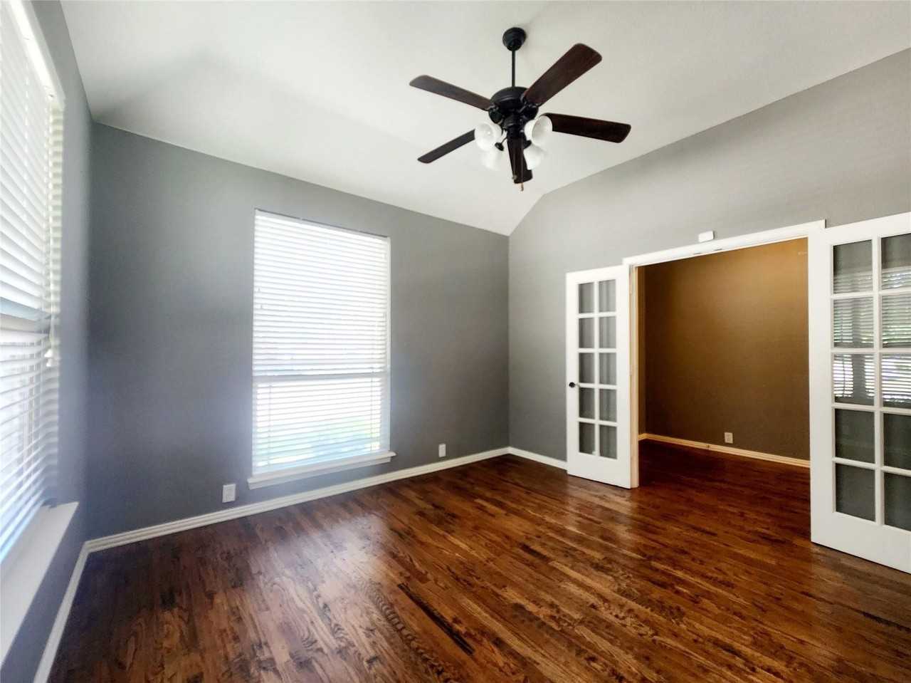 2200 Shannon Dr - Photo 4 of 25