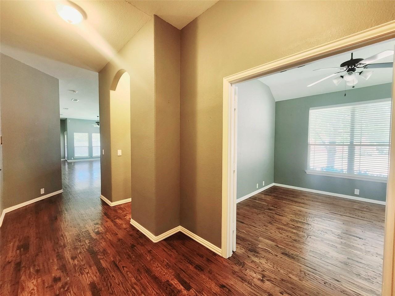 2200 Shannon Dr - Photo 6 of 25