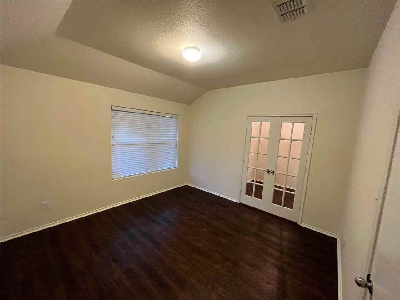 5809 Thoroughbred Ct - Photo 5 of 9