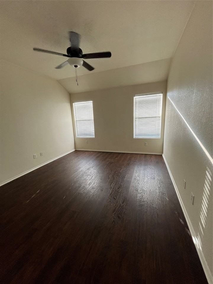 5809 Thoroughbred Ct - Photo 7 of 9