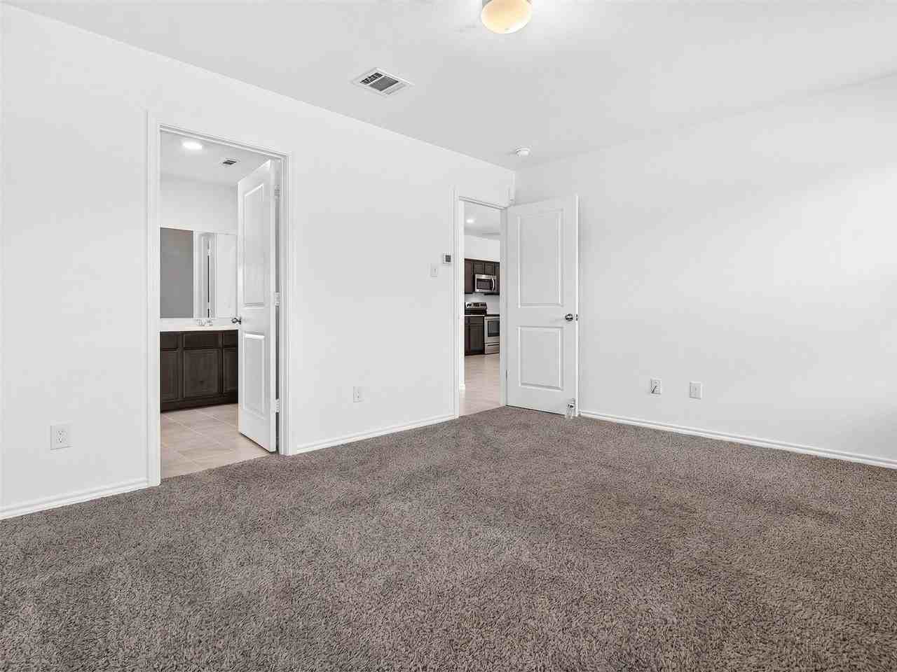 1111 Meadow Side Dr - Photo 3 of 31