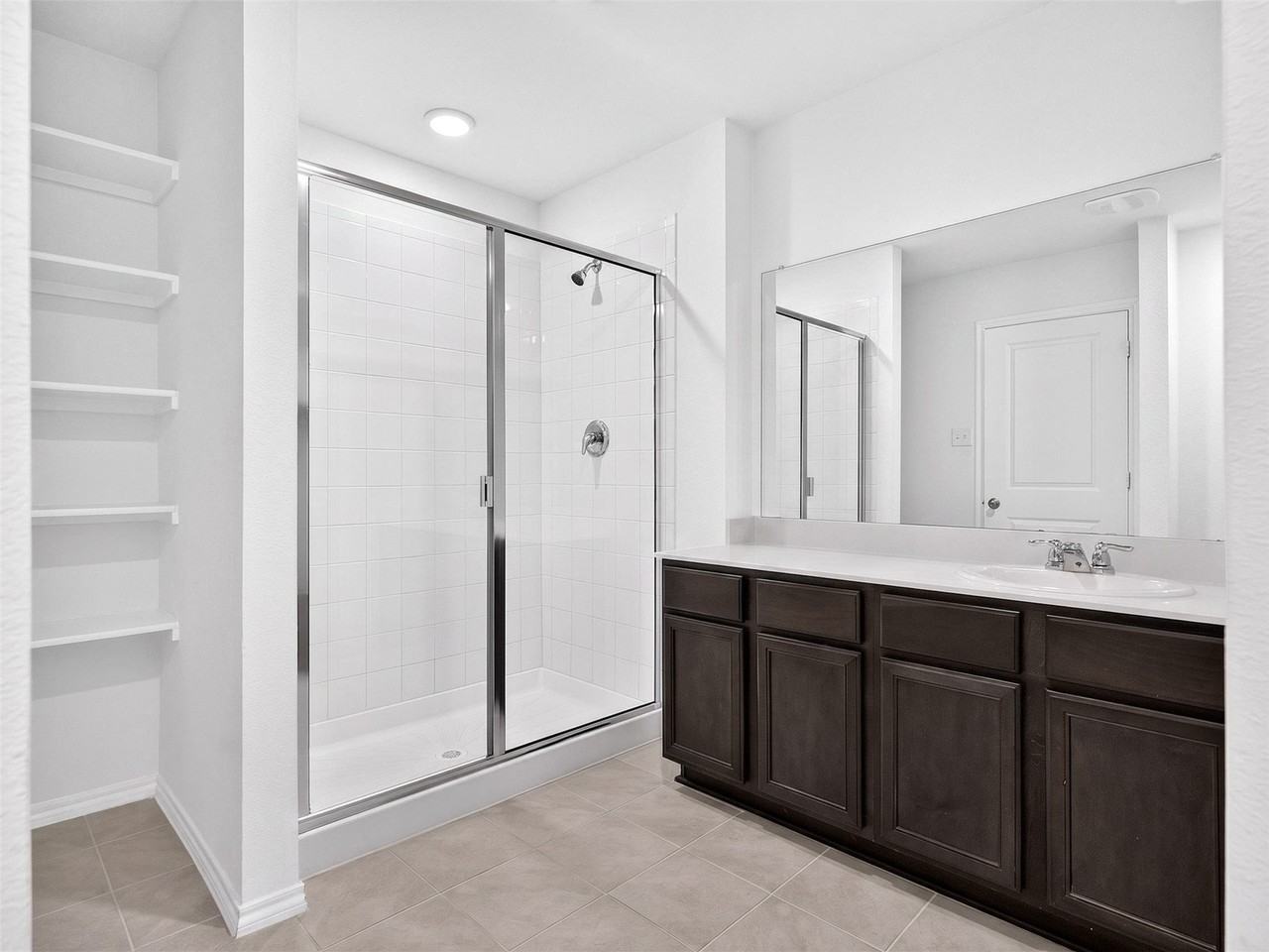 1111 Meadow Side Dr - Photo 4 of 31