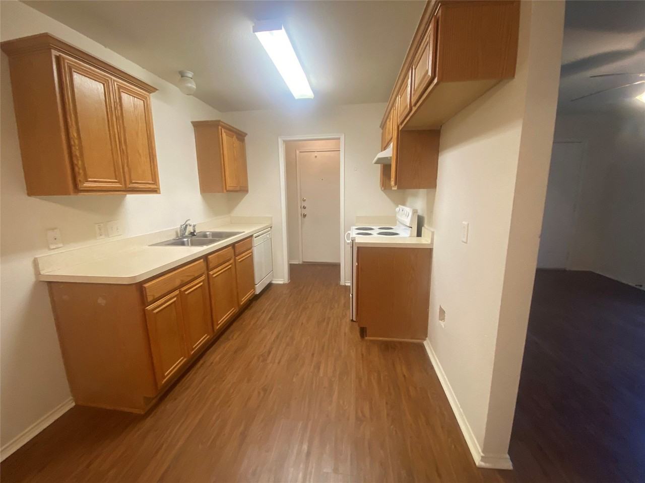 2302 Coleman Ave - Photo 3 of 12