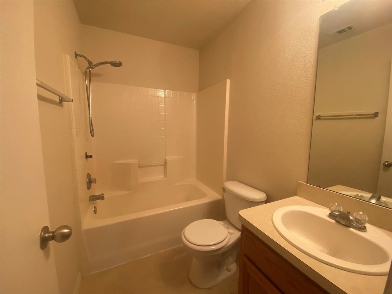 2302 Coleman Ave - Photo 7 of 12