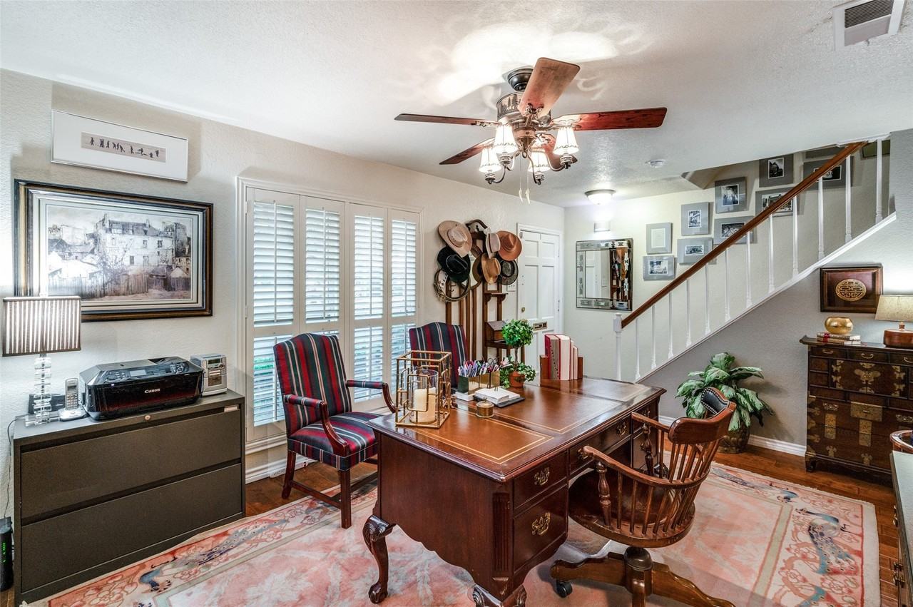 1349 Roaring Springs Rd - Photo 3 of 30