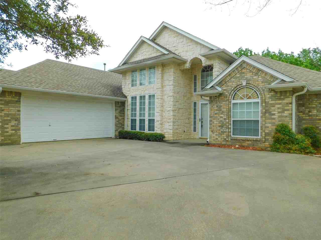 502 Hillcrest Ln - Photo 5 of 33