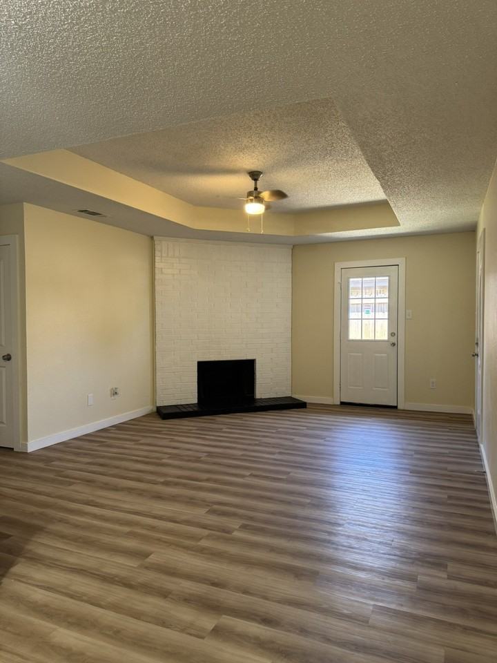 6319 Holiday Ln - Photo 3 of 18