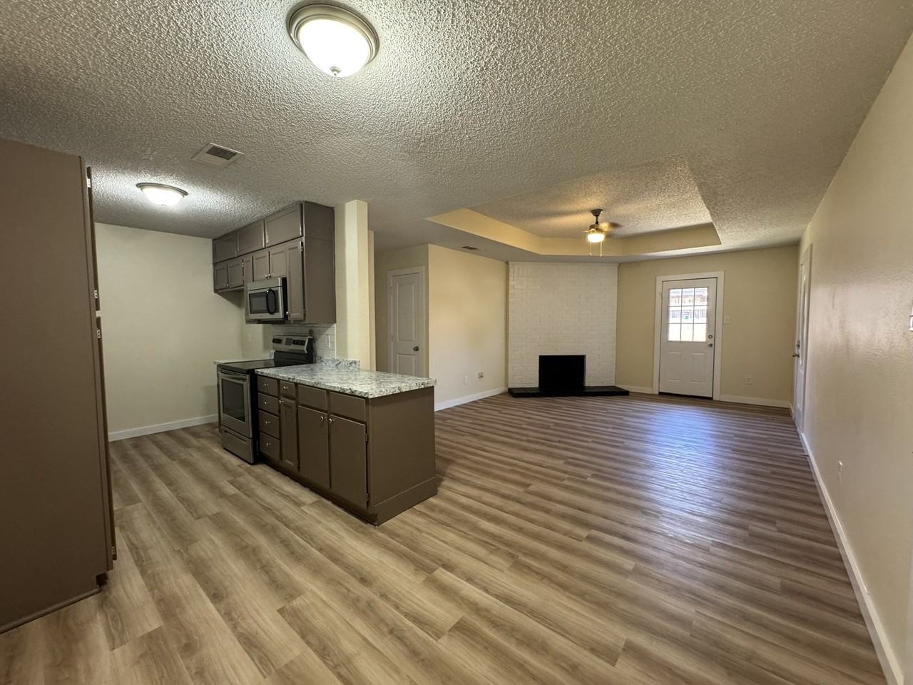 6319 Holiday Ln - Photo 5 of 18