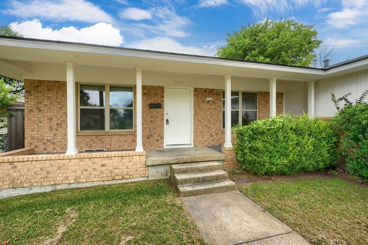 1246 Woodburn Trl - Photo 2 of 24