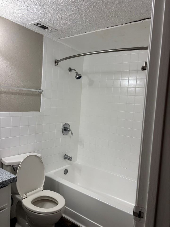 900 N Center St - Photo 7 of 12