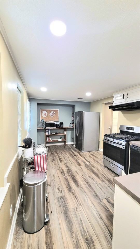 1403 S Donnybrook Ave - Photo 5 of 15