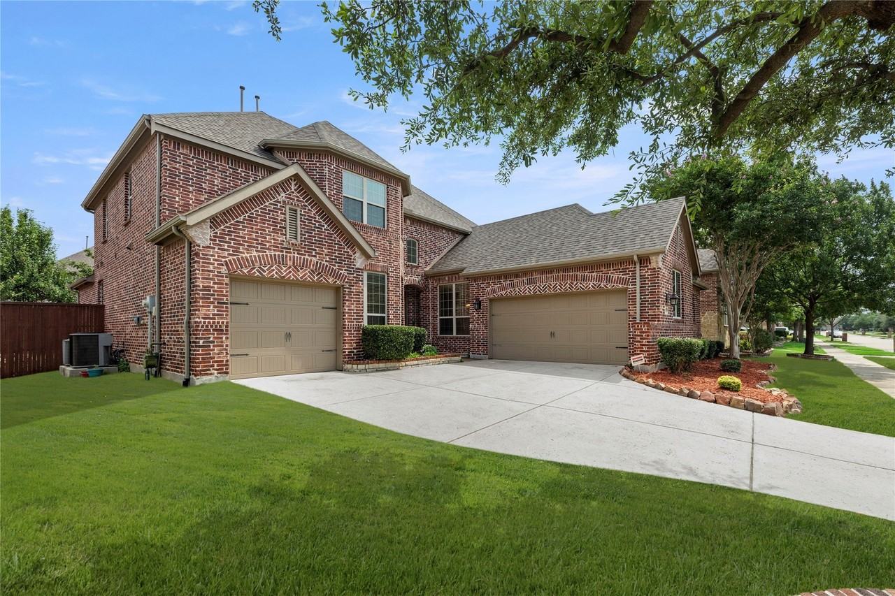 726 Sleepy Creek Dr - Photo 3 of 30