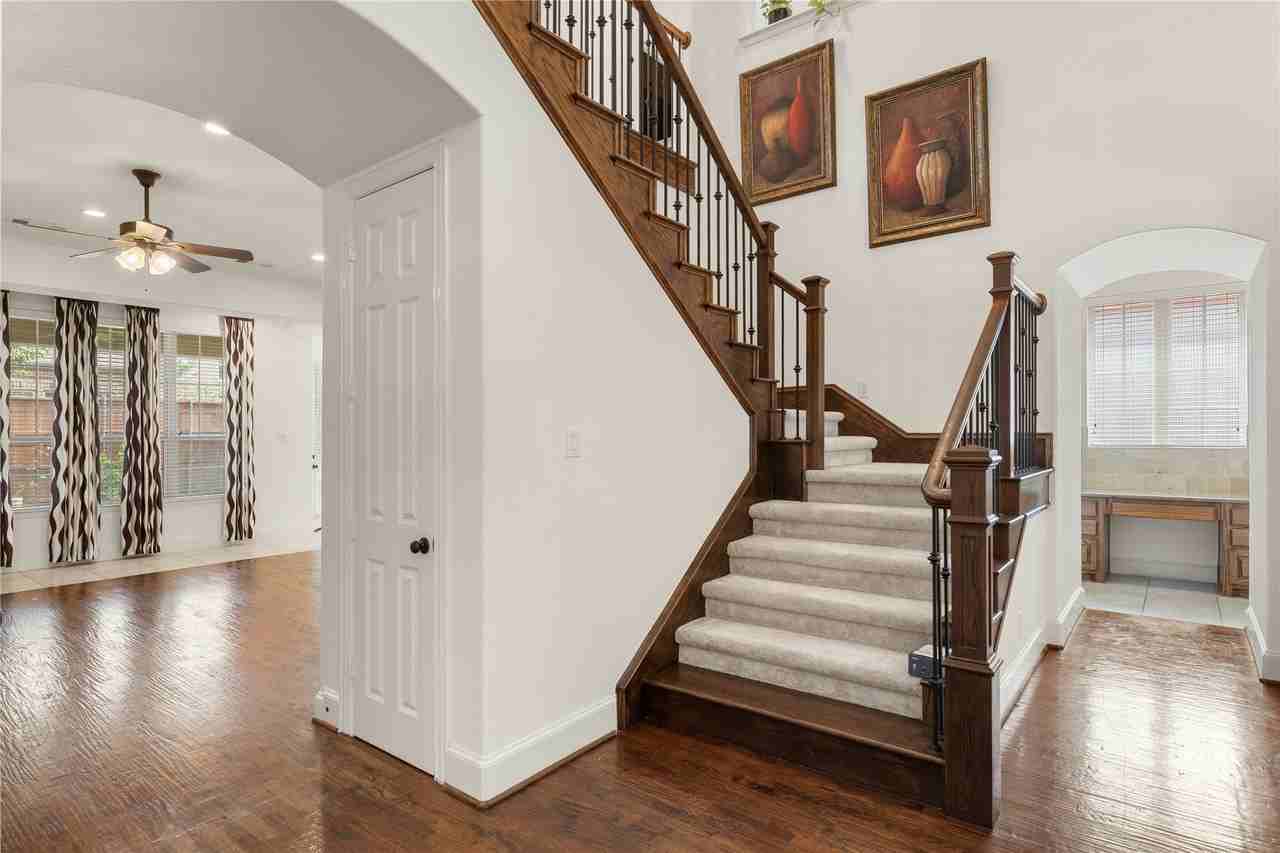 726 Sleepy Creek Dr - Photo 4 of 30