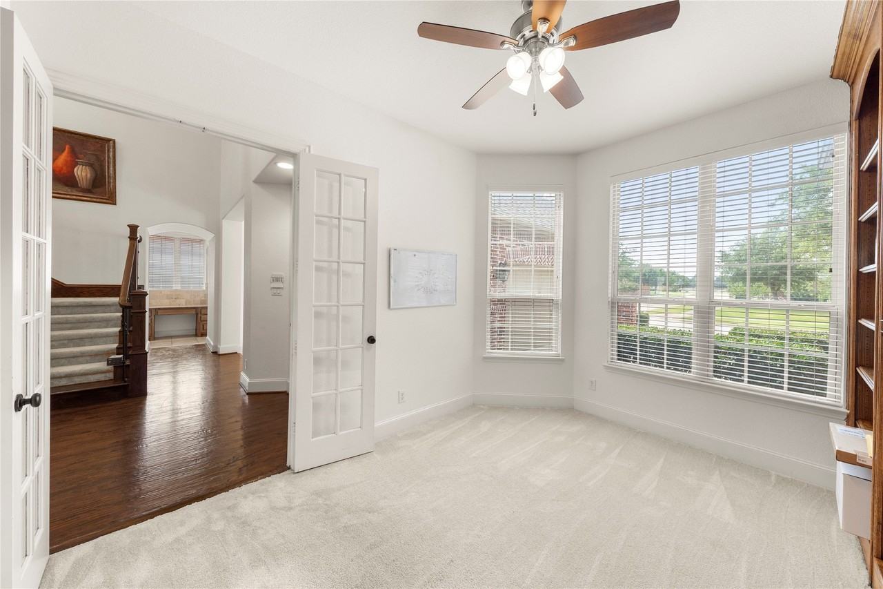 726 Sleepy Creek Dr - Photo 5 of 30