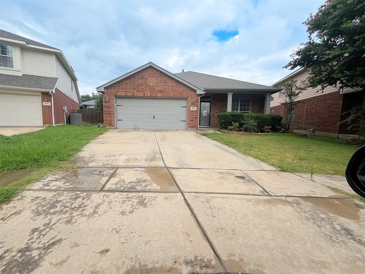5601 Piedra Dr - Photo 3 of 32