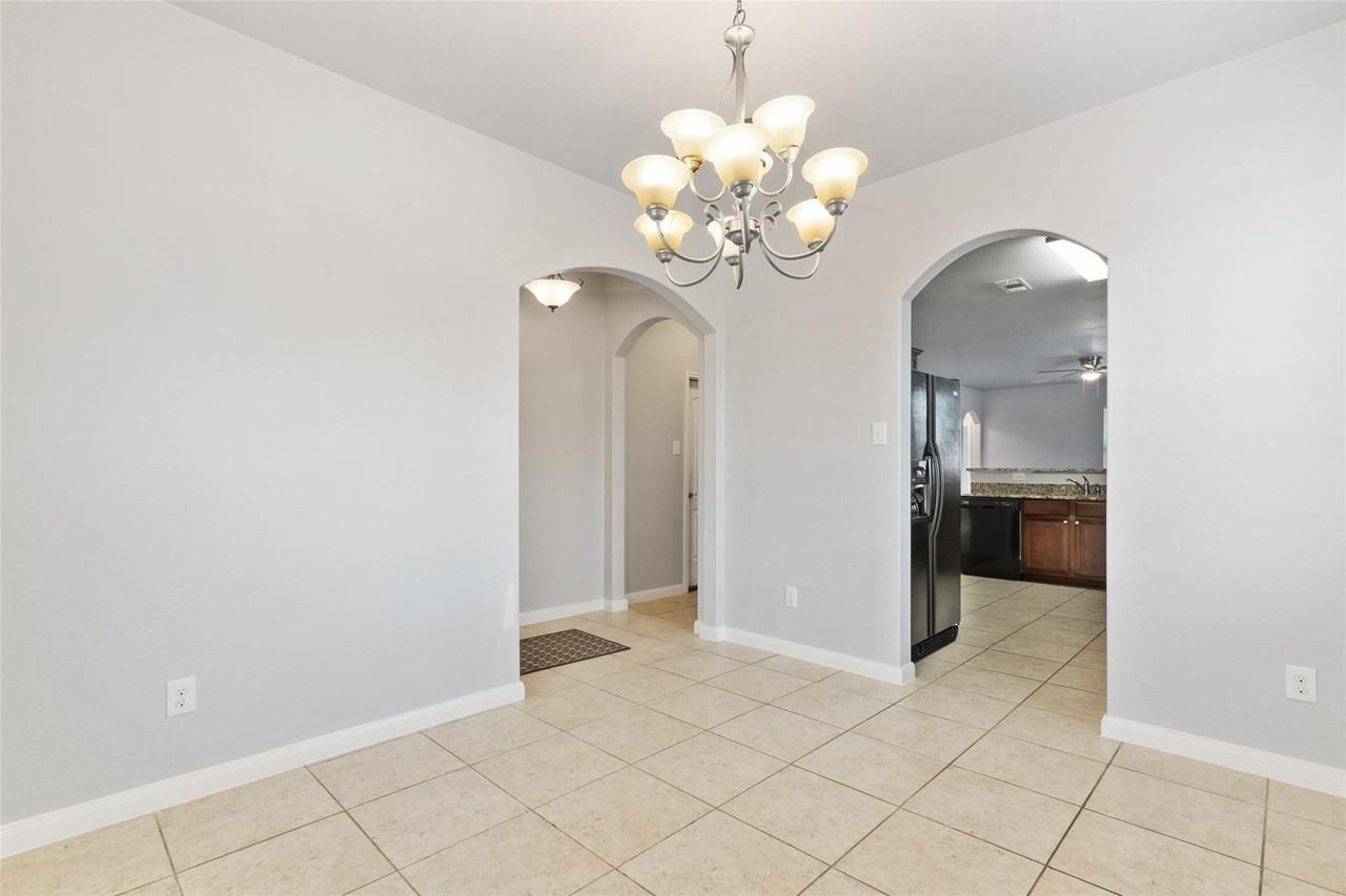 6041 Spring Ranch Dr - Photo 5 of 24