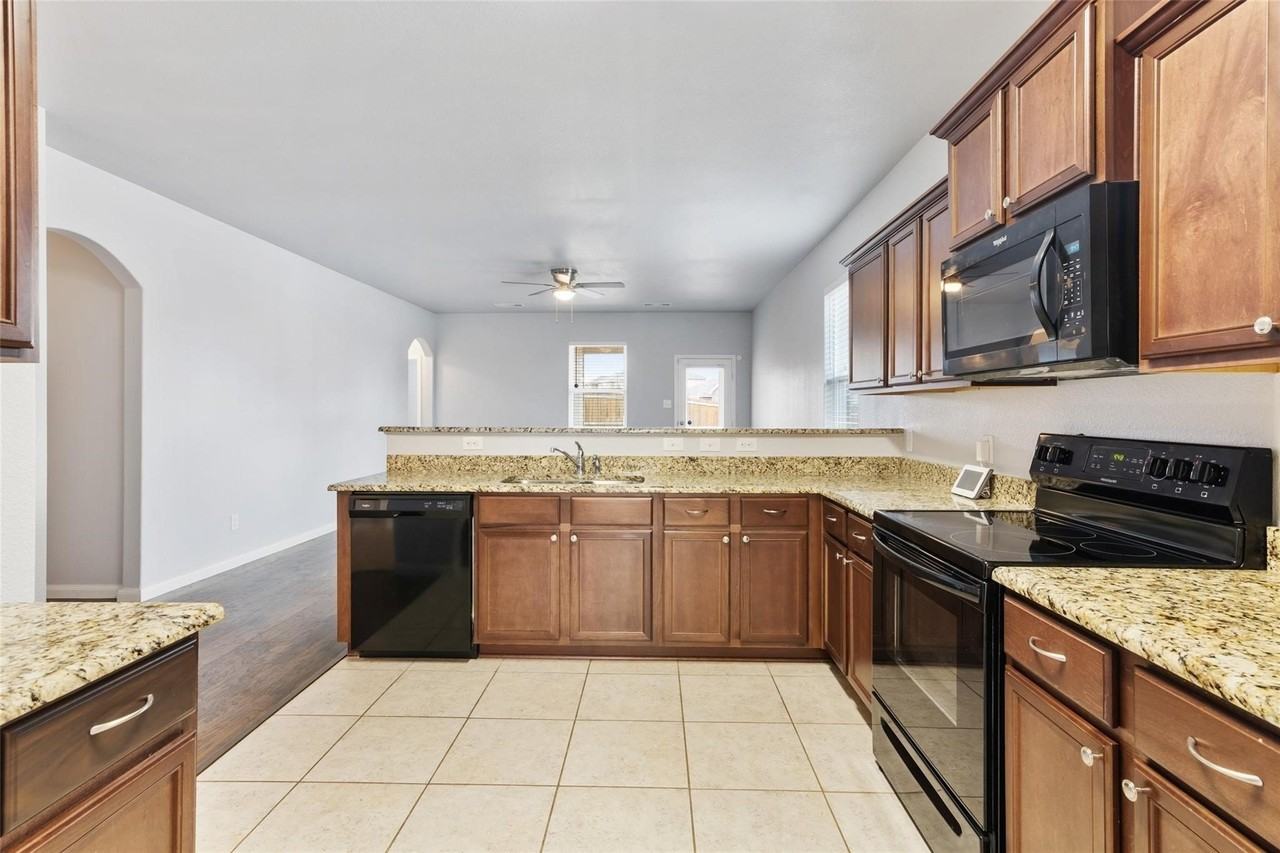 6041 Spring Ranch Dr - Photo 6 of 24
